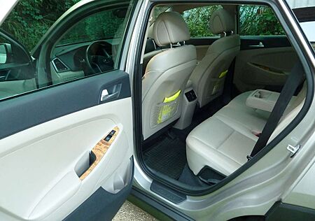 Hyundai Tucson blue 1.7 CRDi 2WD DCT Premium