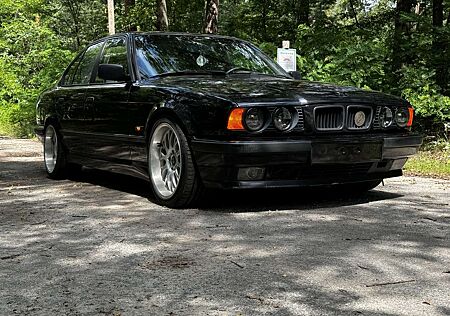 BMW 530i 530 V8