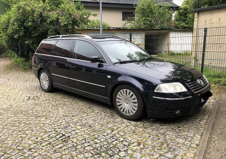 VW Passat Variant Volkswagen 2.3 V5 4Motion Trendline