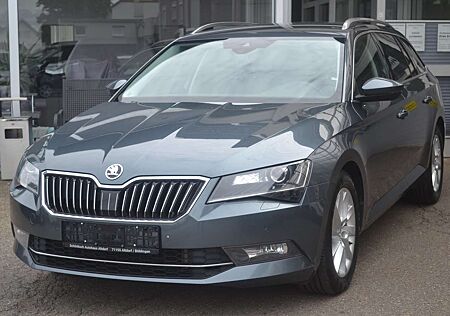 Skoda Superb 2.0 TDI DSG 4x4 Style Combi*NAVI*XENON*1A