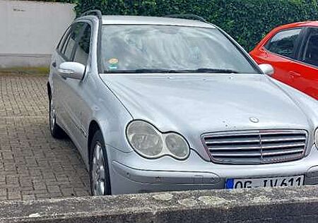 Mercedes-Benz C 220 T CDI (LA)(203.208)