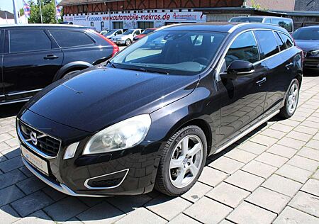 Volvo V60 D5 Geartronic Summum BiXenon Leder Navi BLIS 360°