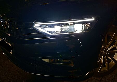 VW Passat Variant Volkswagen 2.0 TDI DSG R-Line Panorama Dynaudio AHK
