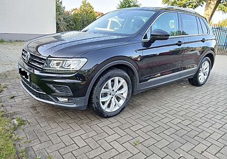 VW Tiguan Volkswagen 2.0 TDI SCR BMT Highline Navi AHK Euro 6 Klima