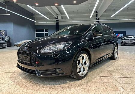 Ford Focus Turnier ST Leder Bi-Xenon Kamera USB Navi