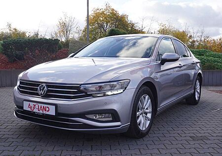 VW Passat Volkswagen 2.0 TDI Basis Navi LED AHK Massagesitz