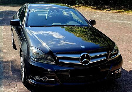 Mercedes-Benz C 250 C-Klasse Coupe Coupe (BlueEFFICIENCY) 7G-TRONIC