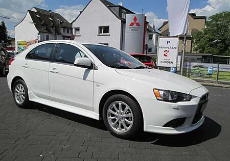 Mitsubishi Lancer Sportback 1.6 ClearTec mit Rückfahrkamera