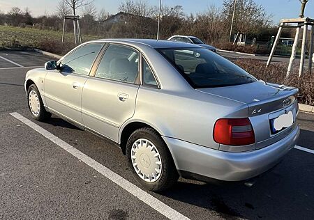 Audi A4 1.6