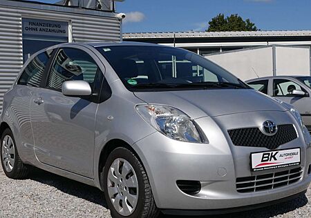 Toyota Yaris 1.3 Sol 1. Hand Scheckheft Klima Einparkhilfe ESP