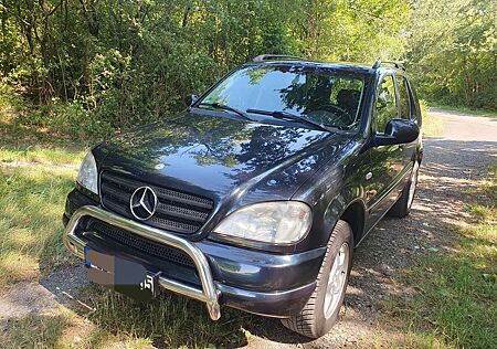 Mercedes-Benz ML 320 Allwetter, Leder, TÜV u. Inspektion Neu