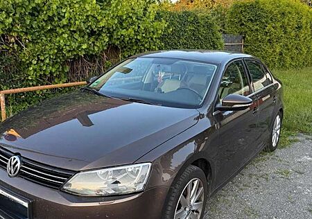 VW Jetta Volkswagen 1.6 TDI Trendline