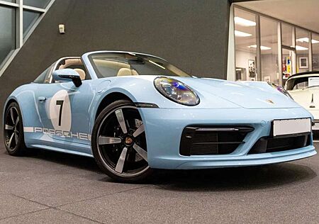 Porsche 992 Targa Heritage 270000€ net, 1 of 3 in Gulf Blue