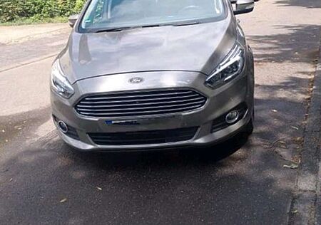Ford S-Max 2.0 TDCi 7 sitze 2 te Hand 179Ps