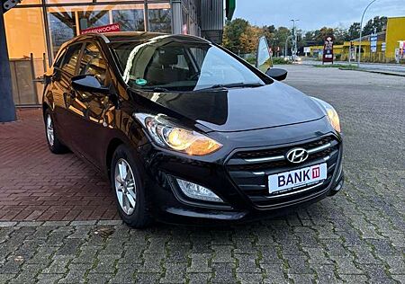 Hyundai i30 cw blue Trend