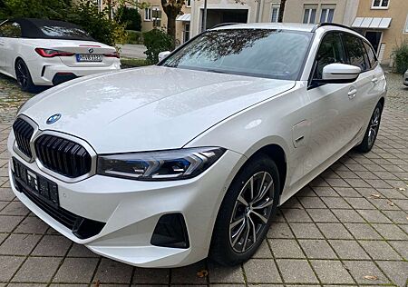 BMW 330 e xDrive Touring Facelift, UPE: 72.538.-