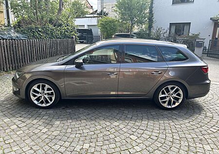 Seat Leon ST FR TÜV bis 01/27 Navi Bluetooth