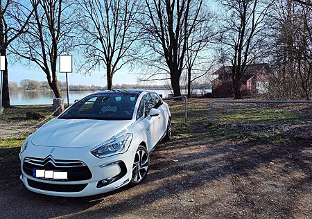 Citroën DS5 Citroen Hybrid4 EGS6 SportChic