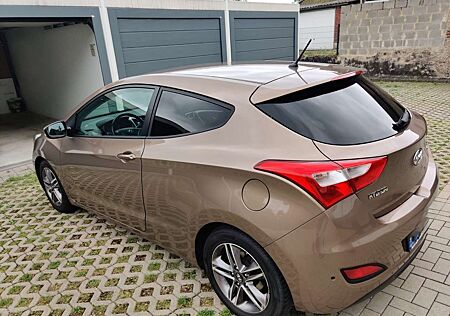 Hyundai i30 1.6 Coupe Automatik Design