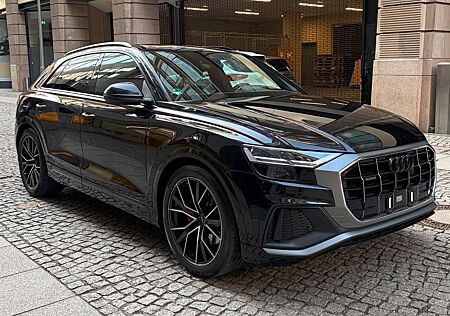 Audi Q8 50 TDI Quattro S-Line Virtual Cockpit B&O / 22 Zoll