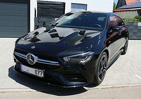 Mercedes-Benz CLA 35 AMG AMG CLA 35 4Matic Shooting B AMG Speedshift 7G-DCT