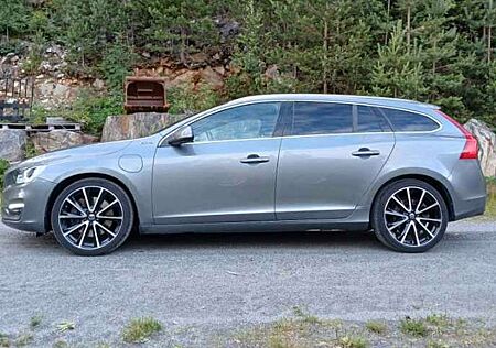 Volvo V60 D6 Twin Engine Geartronic Summum