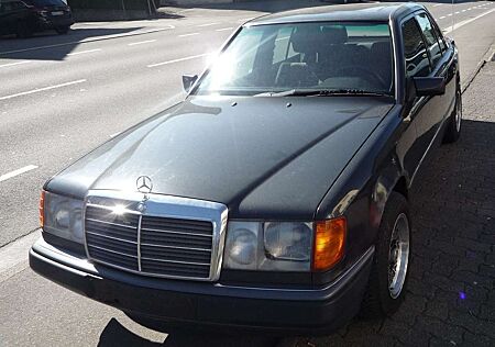 Mercedes-Benz E 200 D