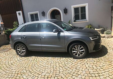 Audi Q3 2.0 TDI quattro S tronic sport