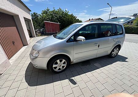 VW Touran Volkswagen Diesel 2.0 TDI Highline