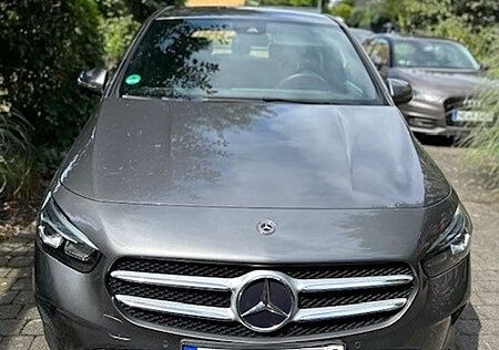 Mercedes-Benz B 180 7G-DCT