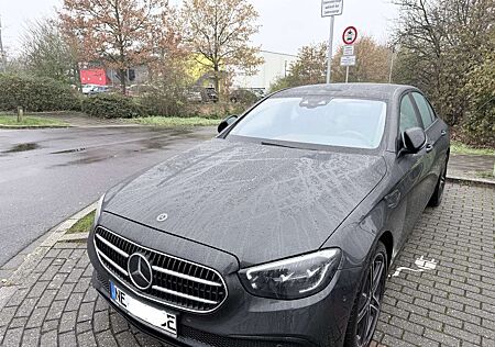 Mercedes-Benz E 300 9G-TRONIC Exclusive