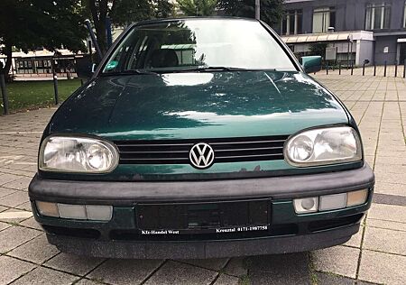 VW Golf Volkswagen 1.6 Avenue 55 kw
