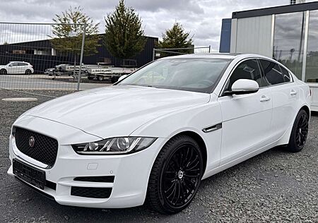 Jaguar XE Prestige STANDHEIZUNG LEDER PANO NAVI