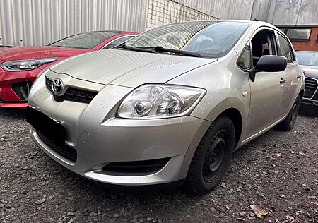 Toyota Auris 1.4 VVT-i Team