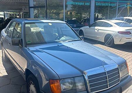 Mercedes-Benz 260 W124 Automatik SSD ZV Servo E-Fenster