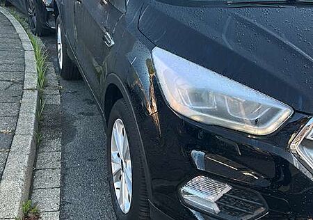 Ford Kuga 1.5 EcoBoost 2x4 Titanium