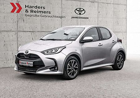 Toyota Yaris Hybrid 1.5 VVT-i Team D KAMERA ACC LED
