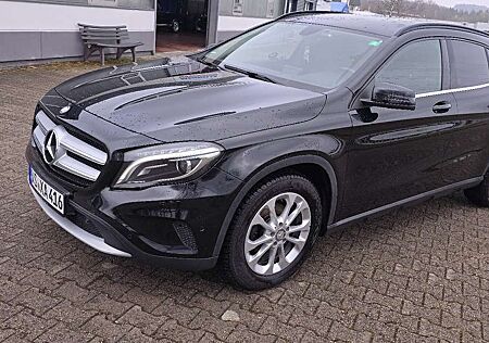 Mercedes-Benz GLA 200