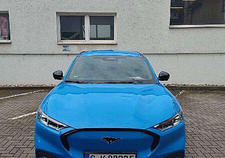 Ford Mustang Mach-E Basis AWD