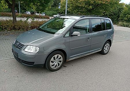 VW Touran Volkswagen 2.0 TDI DPF Trendline