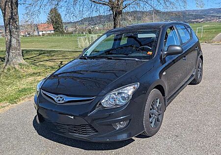Hyundai i30 1.4 Classic EZ 2011 "Steuerkette neu" Benziner