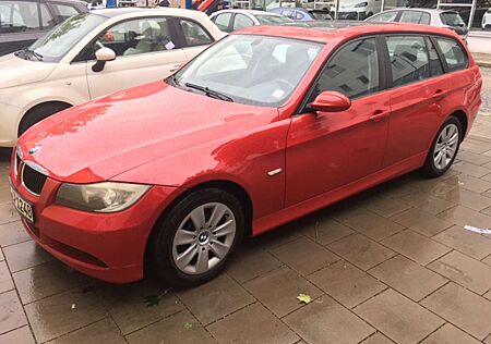 BMW 318i 318 Touring neuer KD Panoramadach PDC sehr sauber