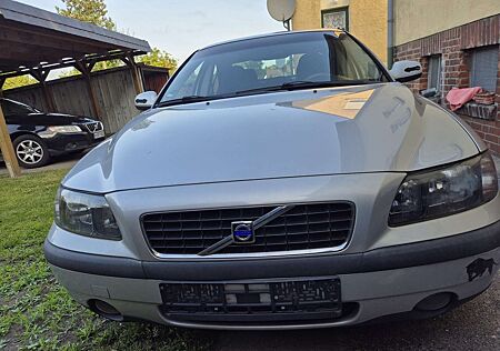 Volvo S60 2.4 -TÜV 11/2026-