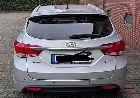Hyundai i40 gebraucht kaufen Hyundai i40 i40cw i40cw 1.6 Fifa World Cup Edition
