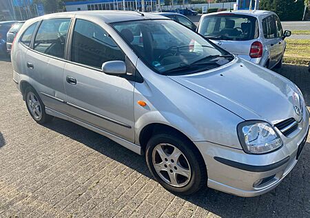 Nissan Almera Tino acenta