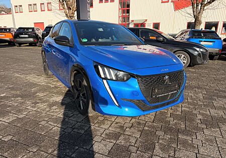 Peugeot 208 GT 1.2 Kmera Navi PDC SHZ APP