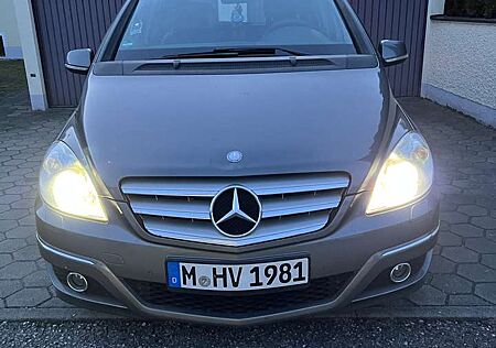 Mercedes-Benz B 200 (245.233)