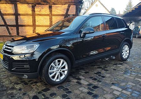 VW Touareg Volkswagen V6 TDI BMT LED PANO NAV AHK LEDER