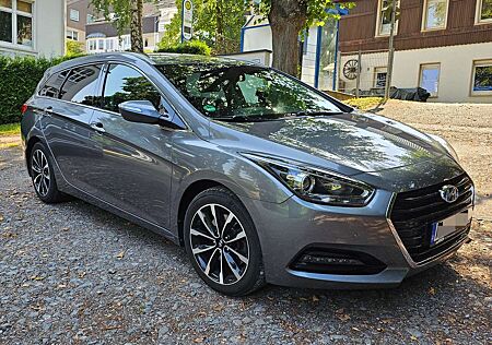 Hyundai i40 Kombi blue 1.7 CRDi DCTStyle
