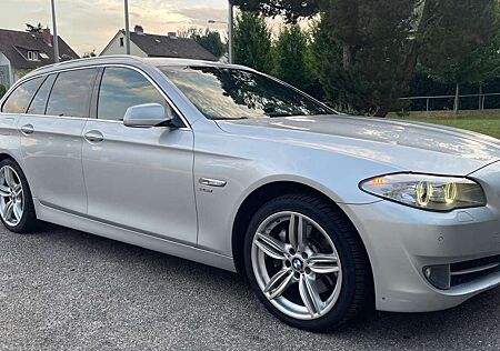 BMW 530d 530 xDrive Touring Sport-Aut.